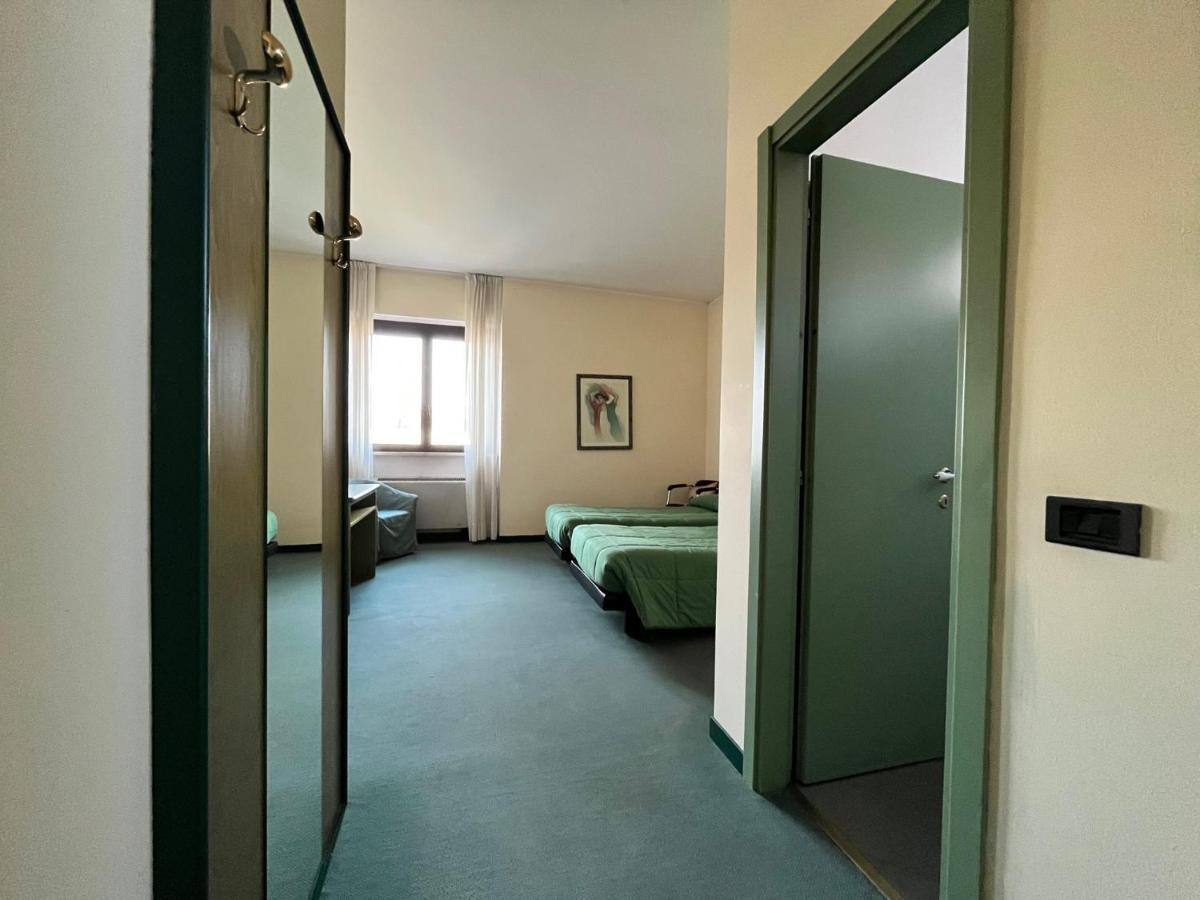 Hotel La Goletta Binasco Exteriér fotografie