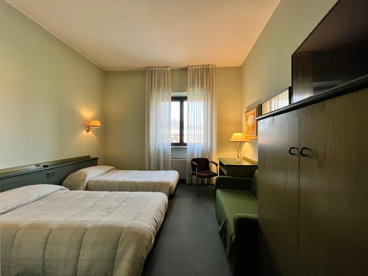 Hotel La Goletta Binasco Exteriér fotografie