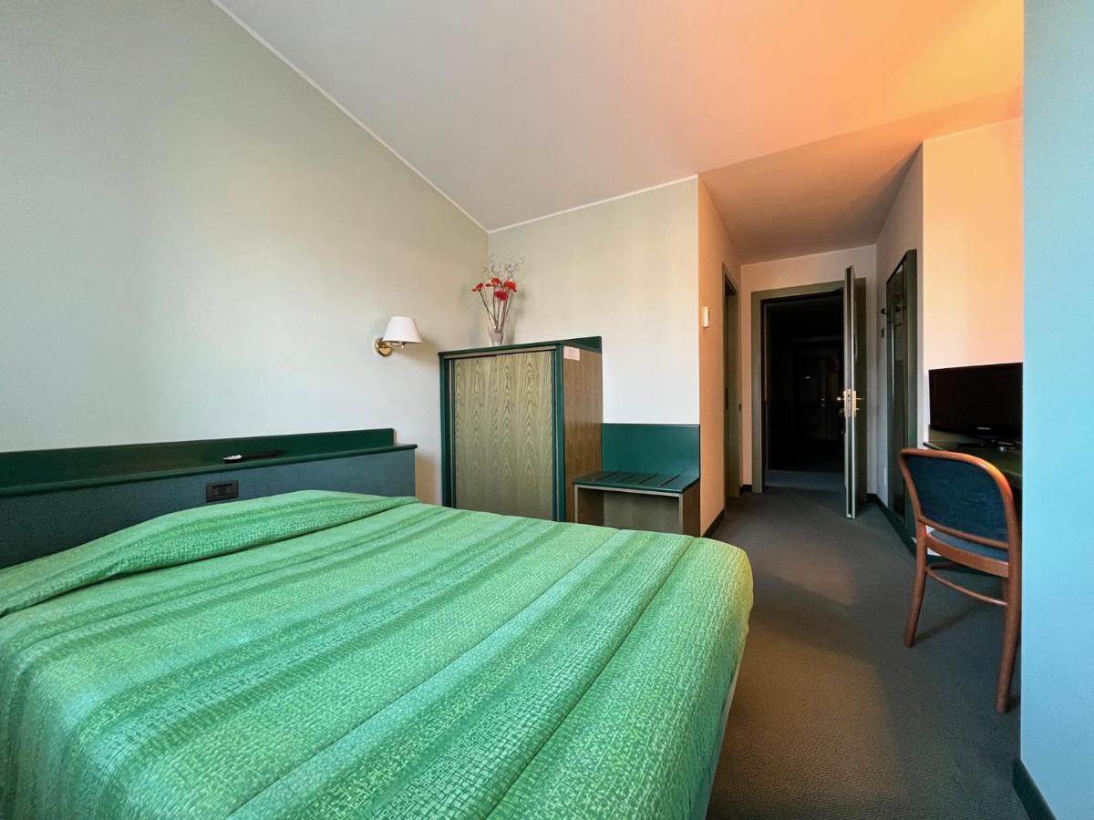 Hotel La Goletta Binasco Exteriér fotografie
