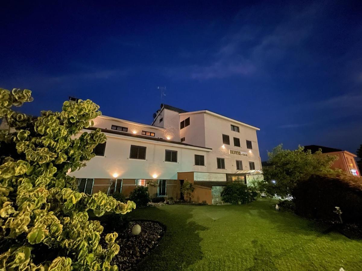 Hotel La Goletta Binasco Exteriér fotografie