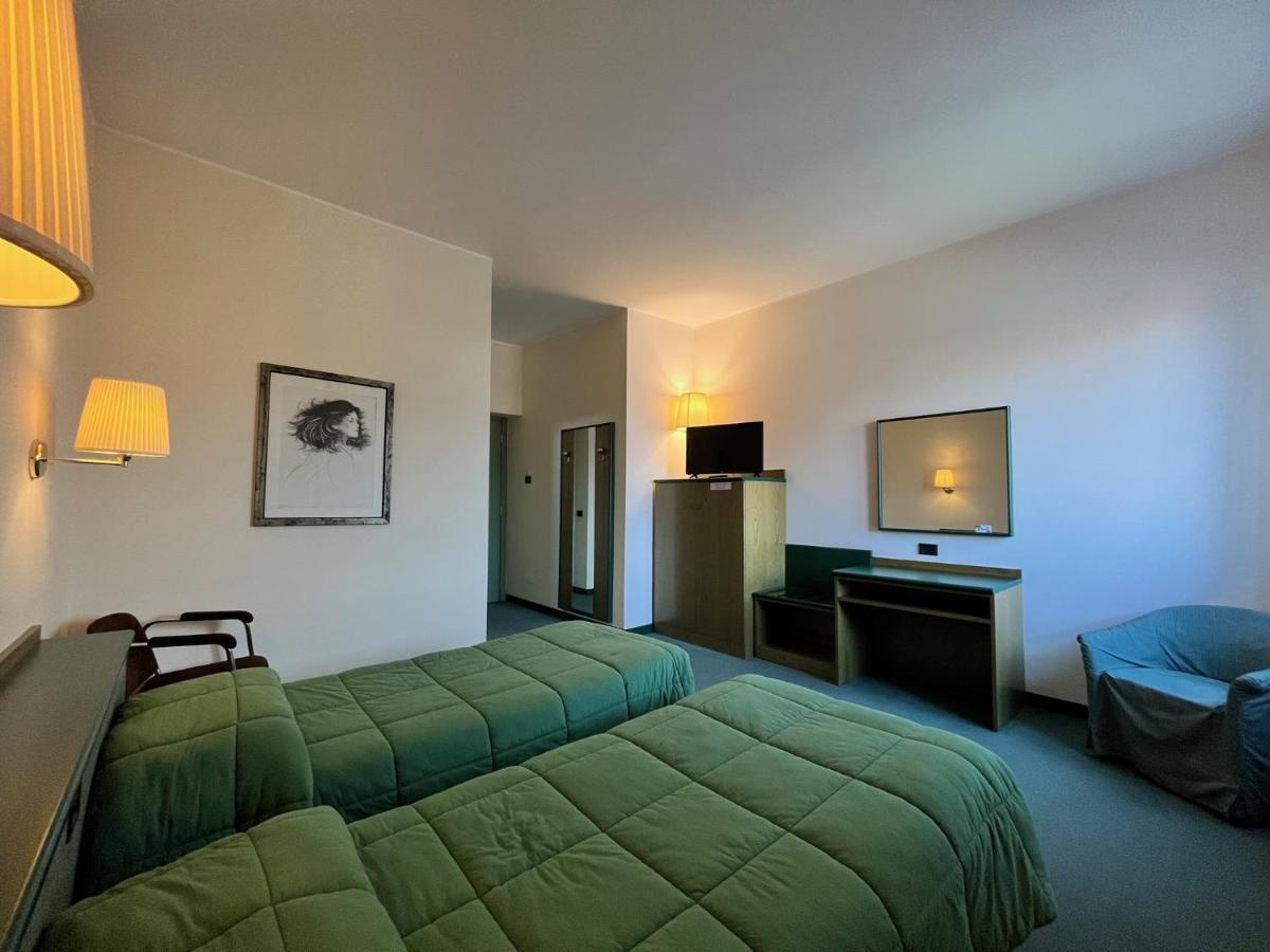 Hotel La Goletta Binasco Exteriér fotografie