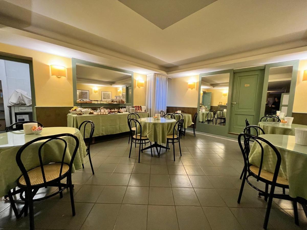 Hotel La Goletta Binasco Exteriér fotografie