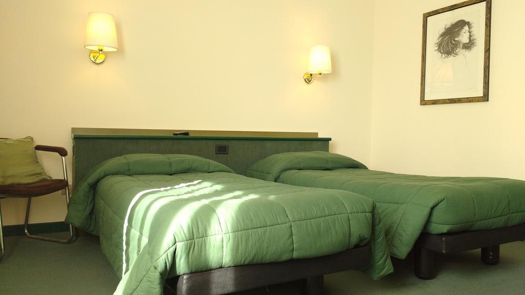 Hotel La Goletta Binasco Exteriér fotografie